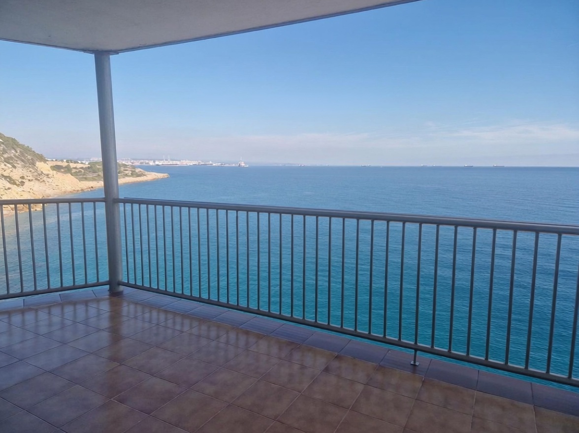 Piso en venta en primera línea de playa en Salou