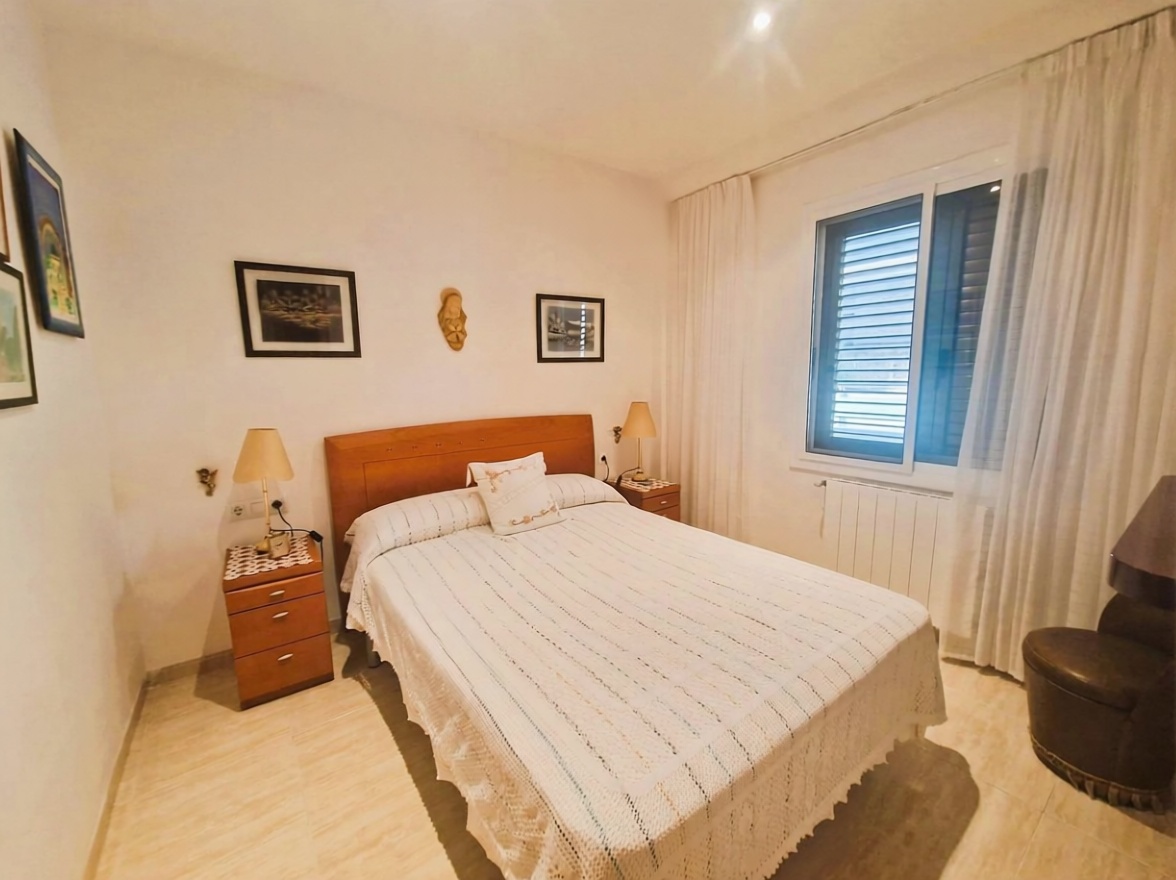 Квартира на продажу на первой линии пляжа в Salou — Спальня