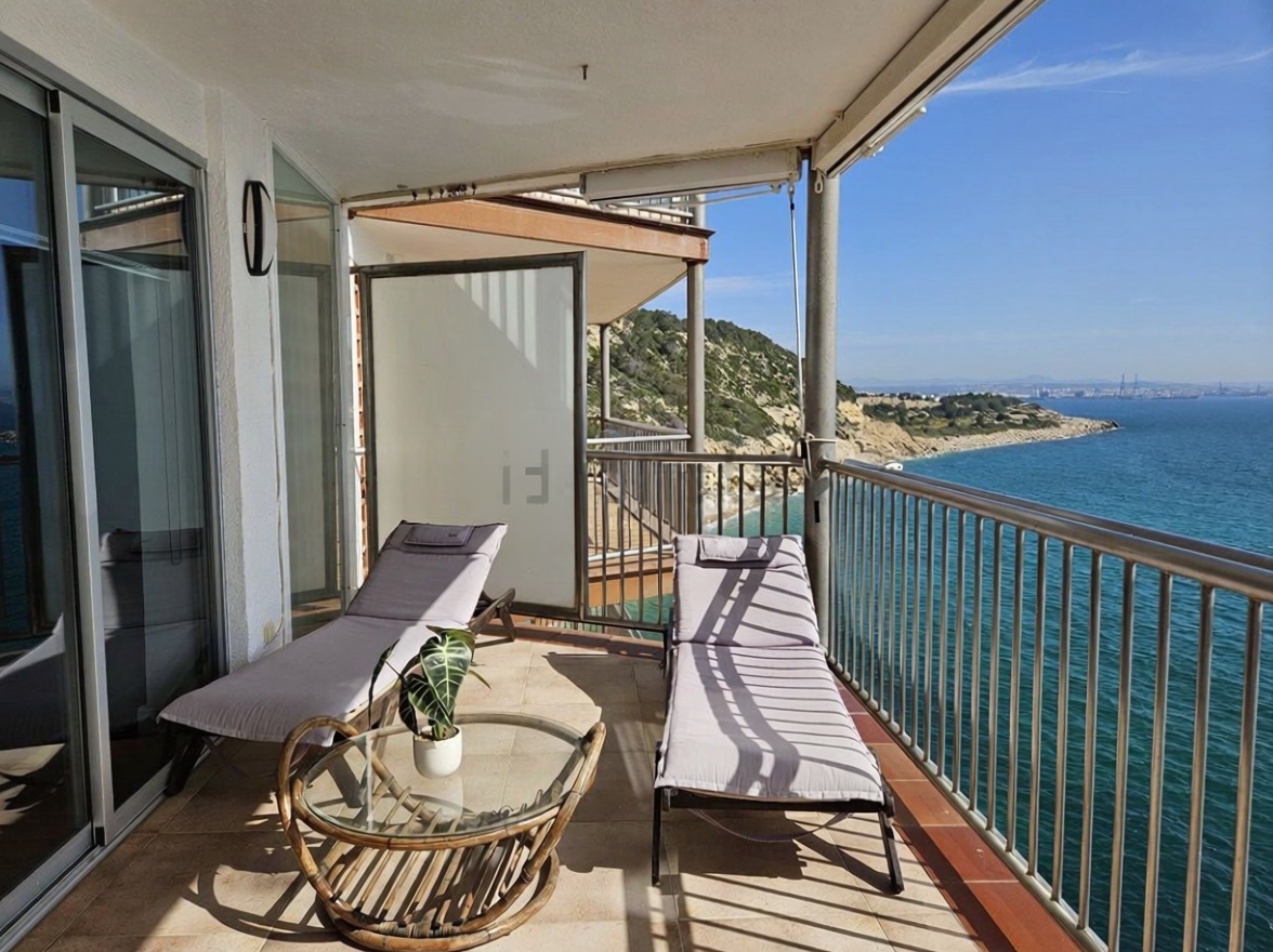 Wohnung zum Verkauf in direkter Strandlage in Salou — Meerterrasse