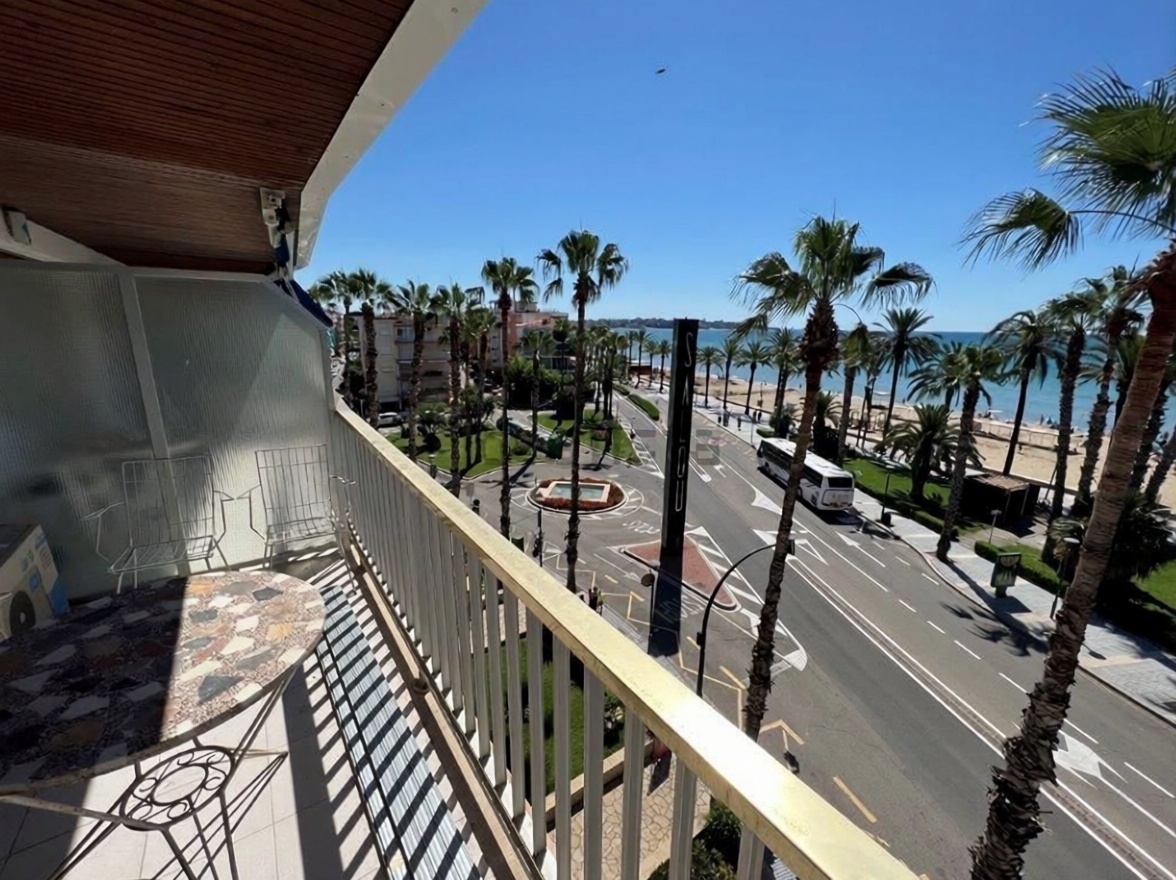 Квартира на продажу на первой линии пляжа в Salou