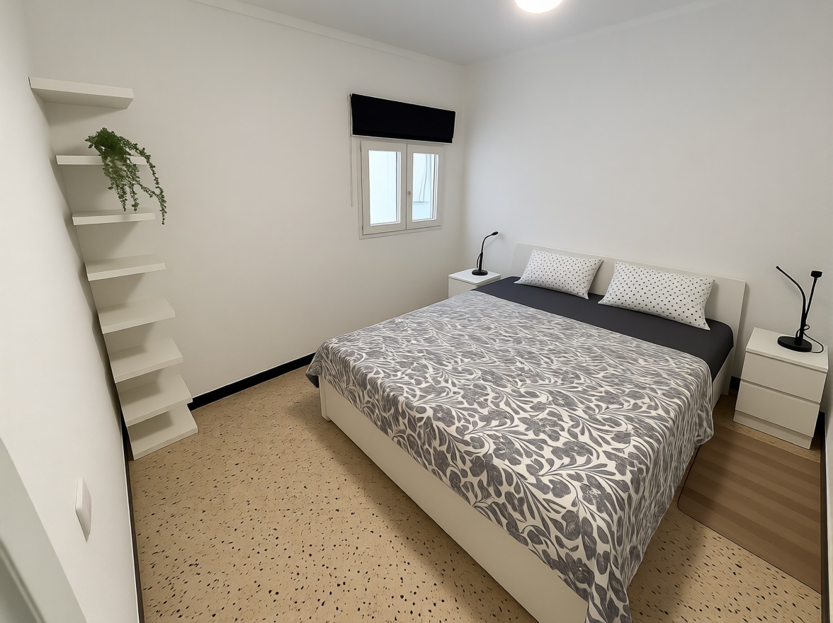 Piso en venta en primera línea de playa en Salou — Dormitorio
