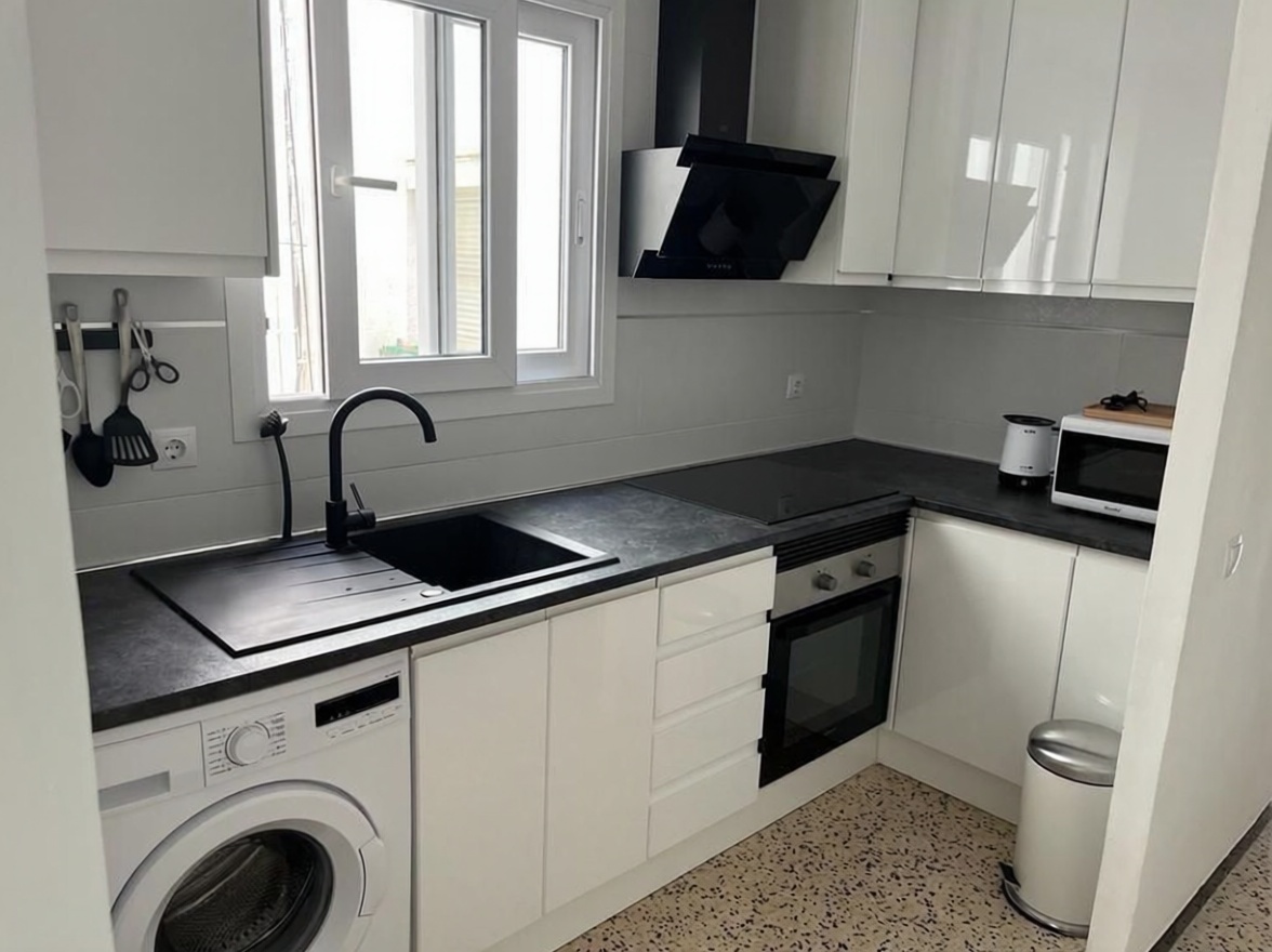Piso en venta en primera línea de playa en Salou — Cocina
