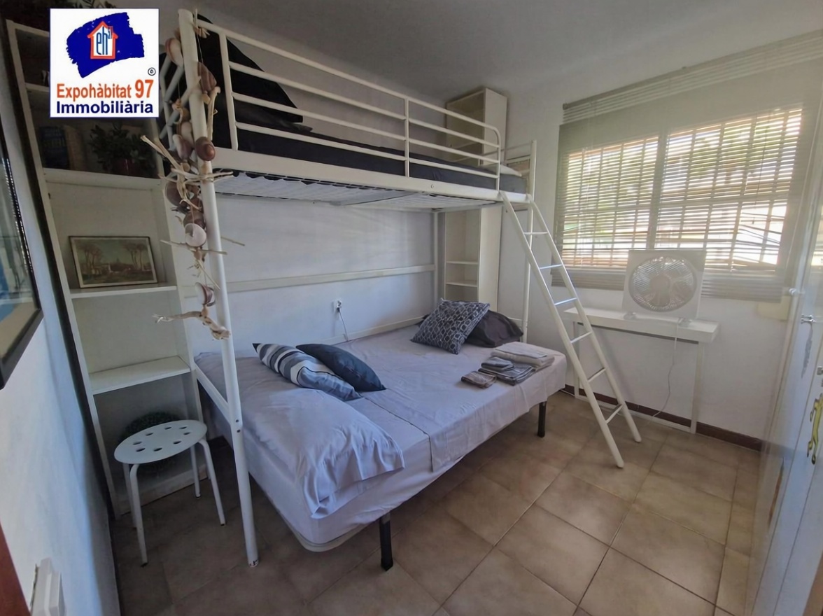Квартира на продажу на первой линии пляжа в Salou — Спальня