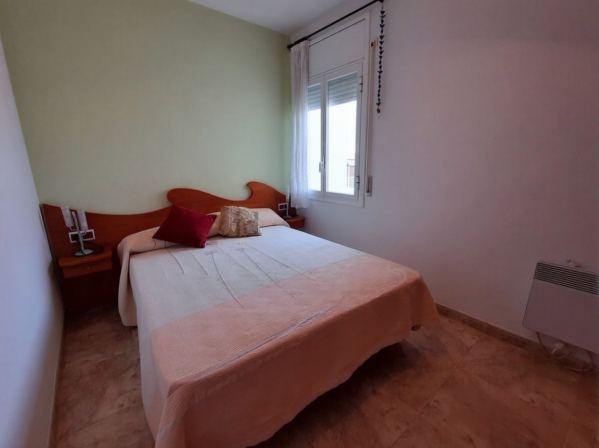 Квартира на продажу на первой линии пляжа в Salou — Спальня