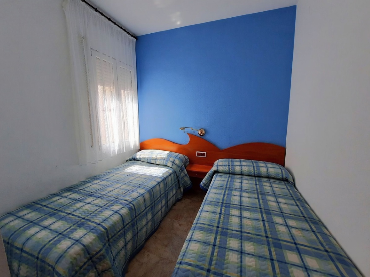 Квартира на продажу на первой линии пляжа в Salou — Спальня