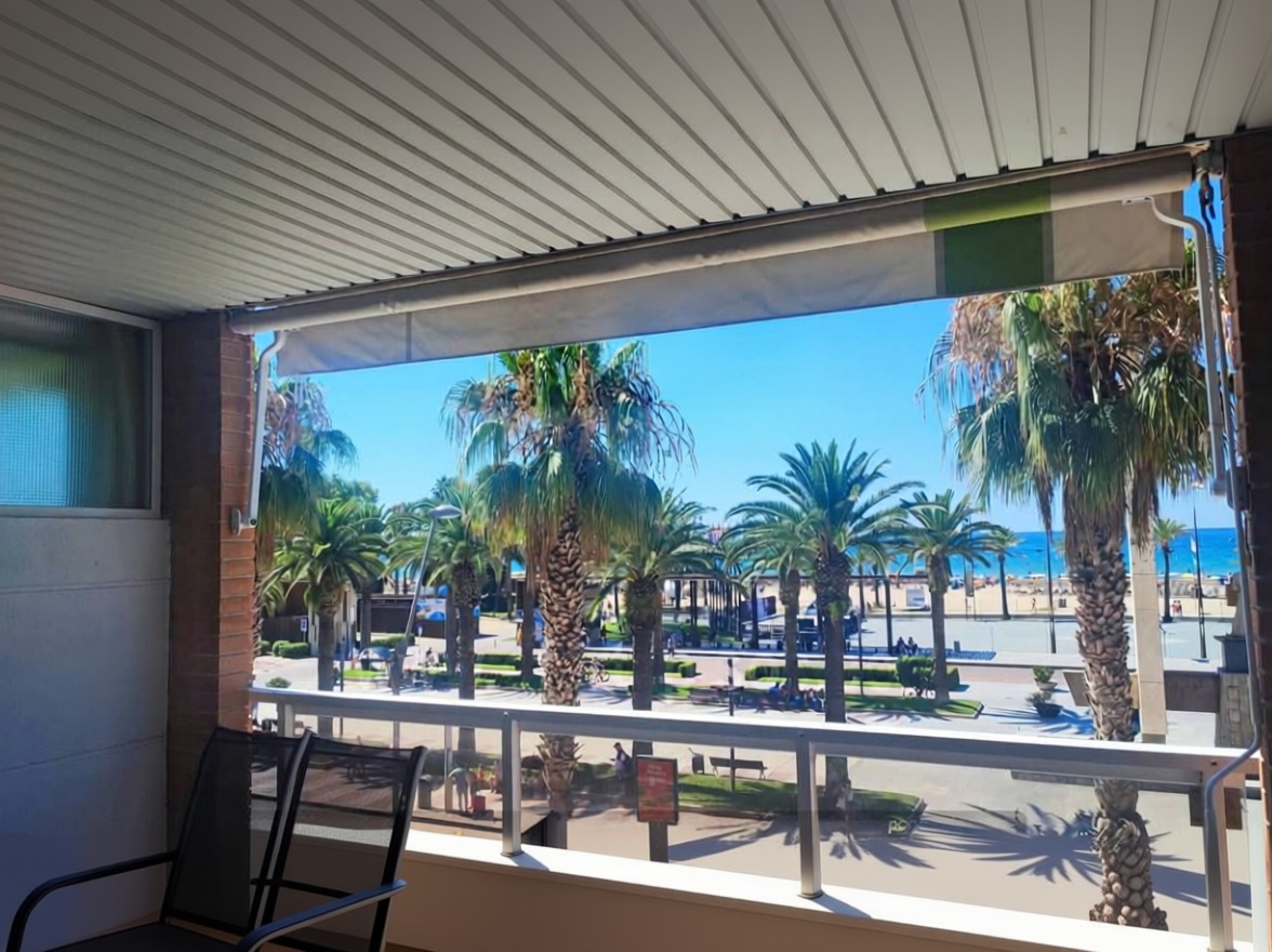 Квартира на продажу на первой линии пляжа в Salou