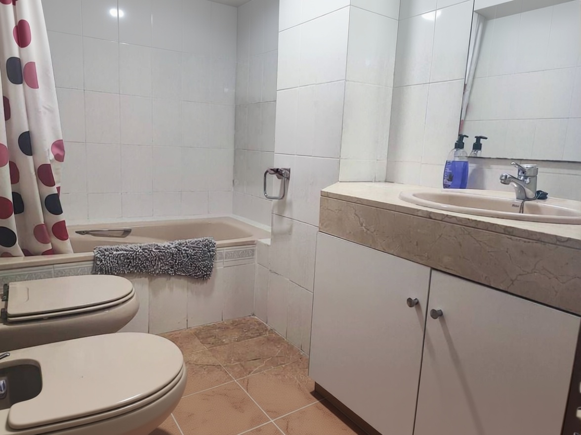 Wohnung zum Verkauf in direkter Strandlage in Salou — Schlafzimmer