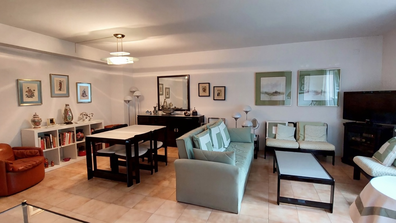 Apartamento à venda pé na areia em Salou — Sala