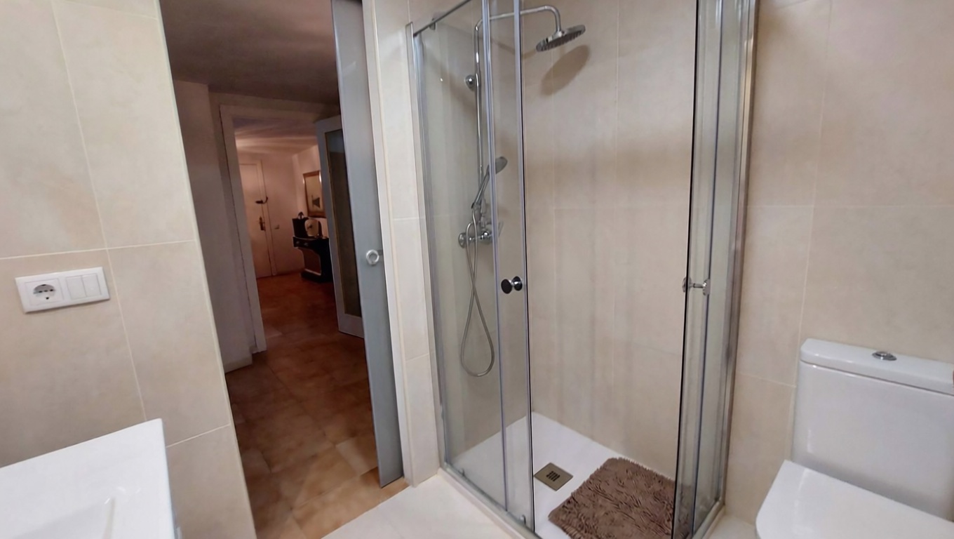 Apartamento à venda pé na areia em Salou — Casa banho