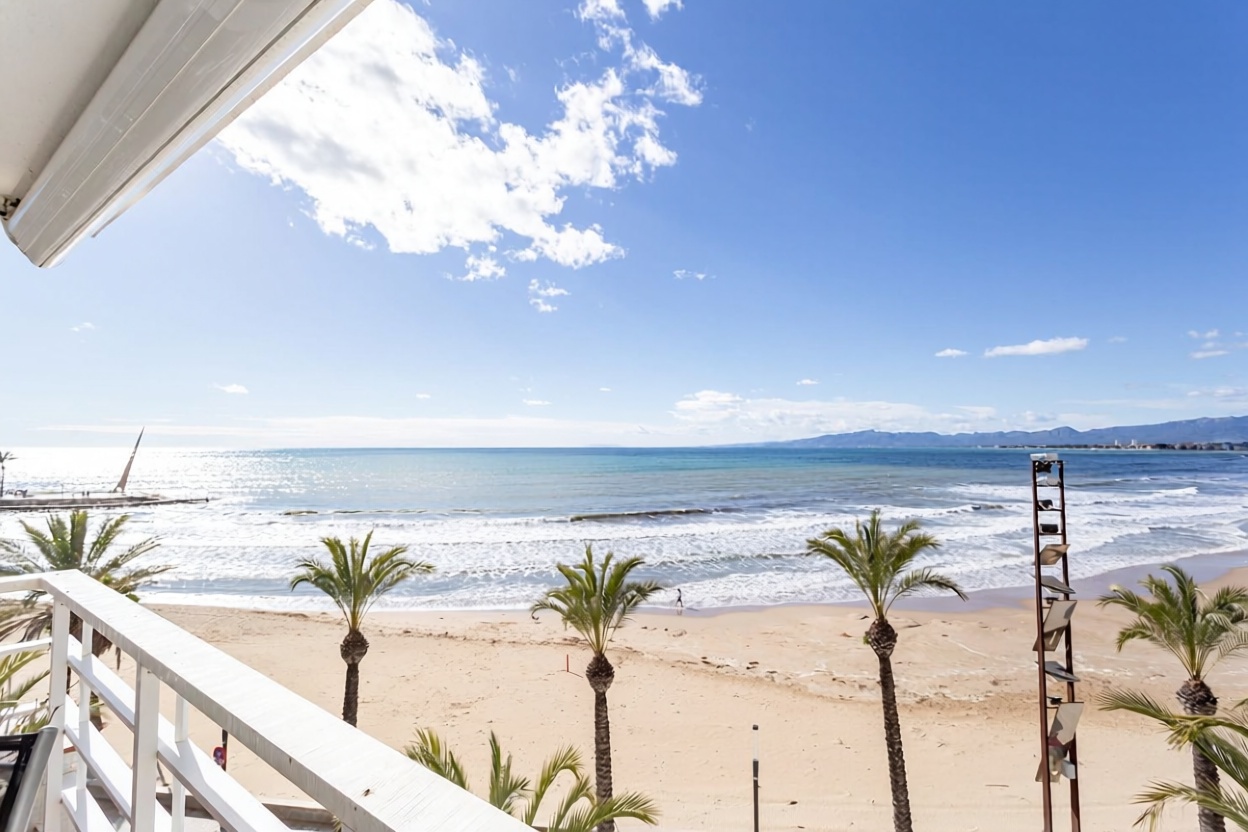 Квартира на продажу на первой линии пляжа в Salou — Морской вид