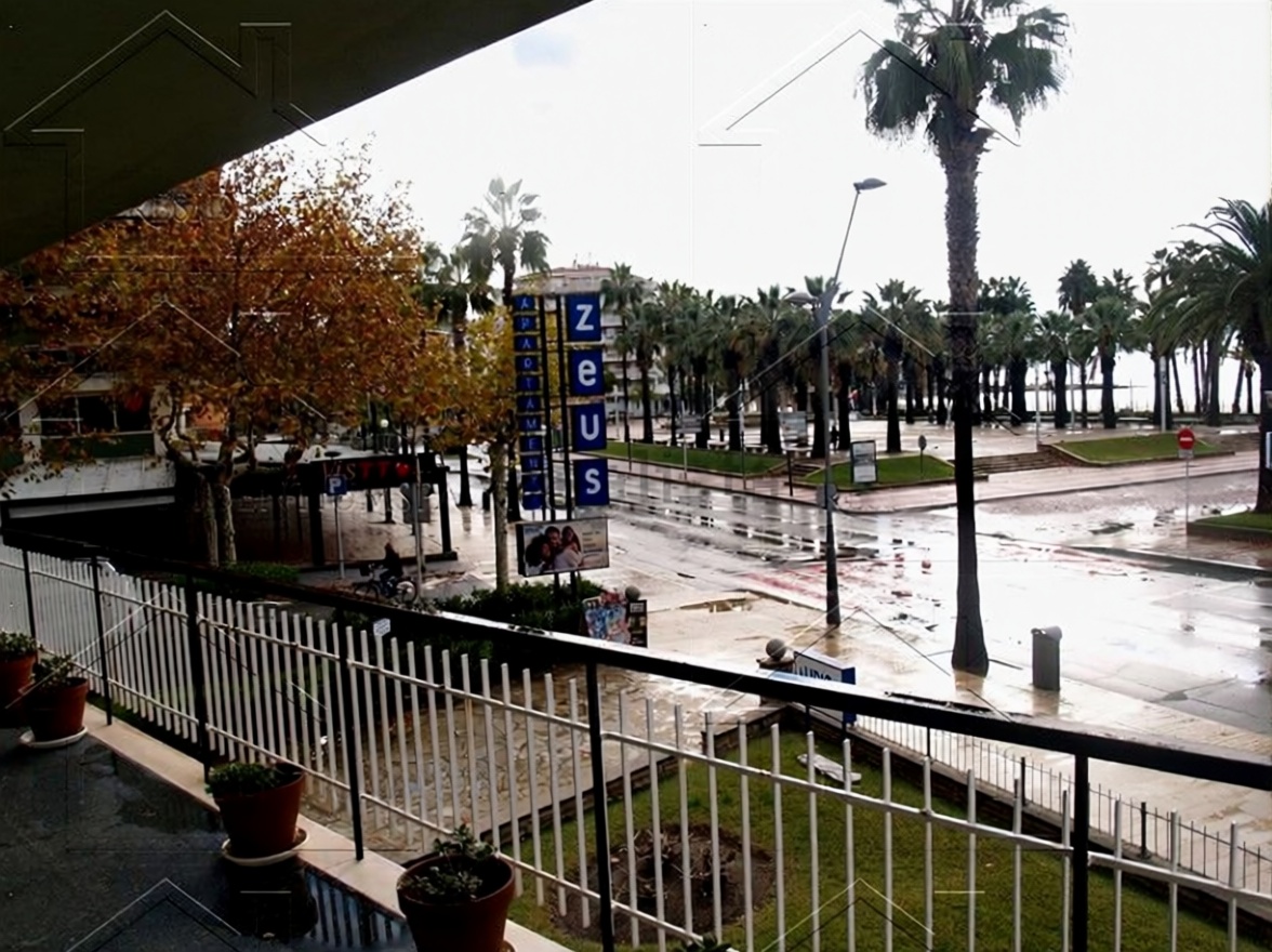 Квартира на продажу на первой линии пляжа в Salou — Кухня