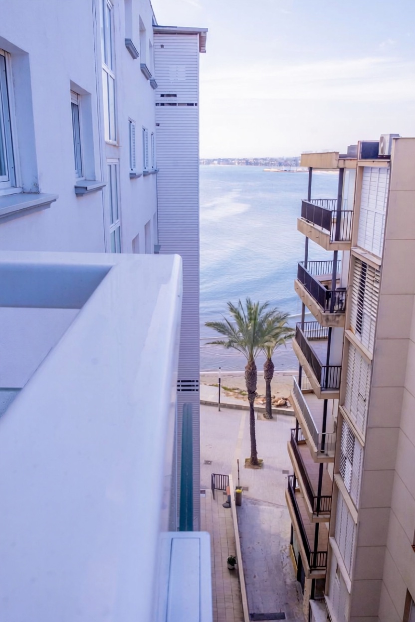 Квартира на продажу на первой линии пляжа в Salou