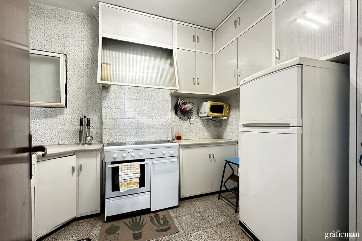 Flat for sale frontline beach in Salou — Bedroom