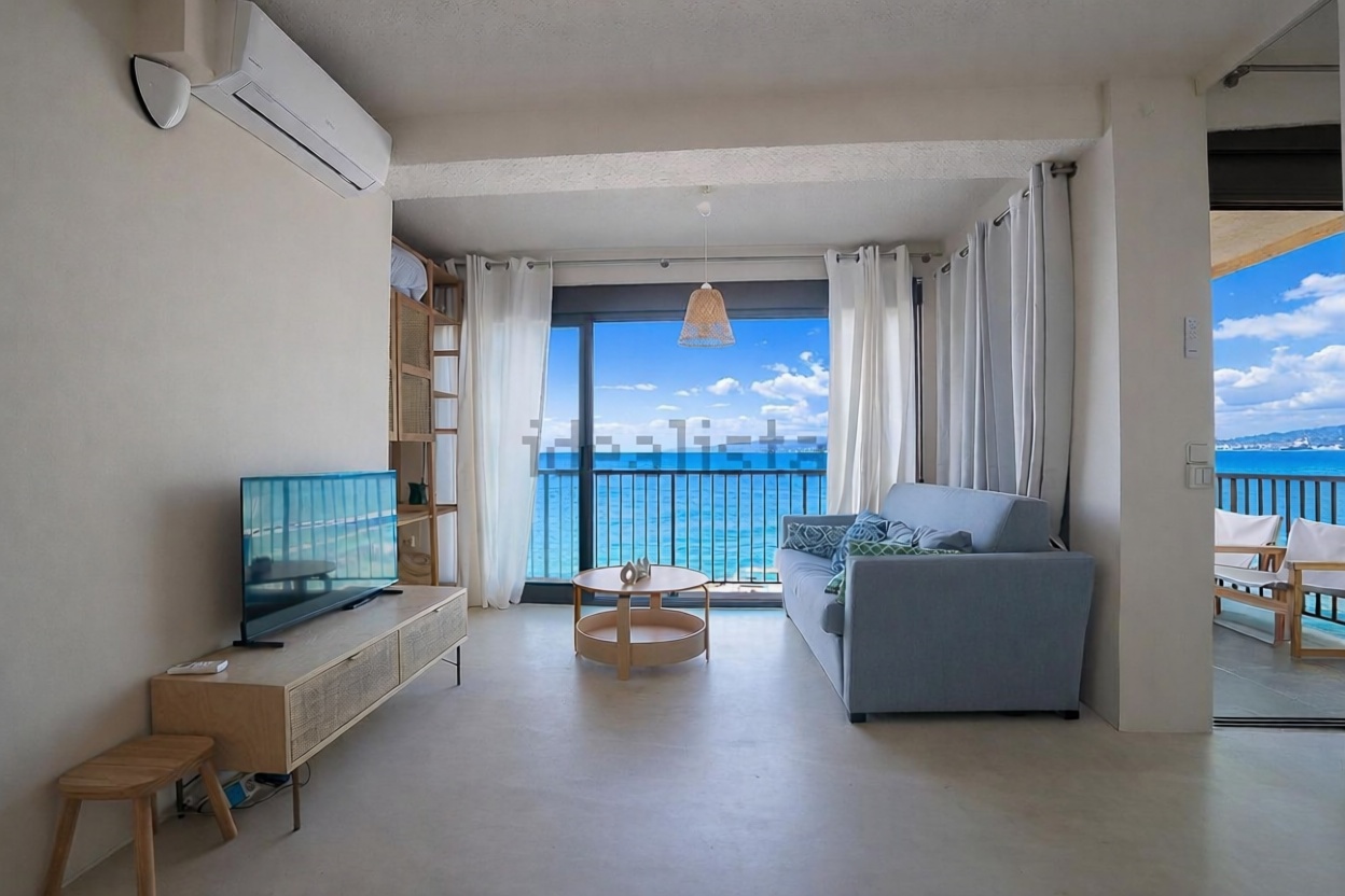 Квартира на продажу на первой линии пляжа в Salou — Гостиная