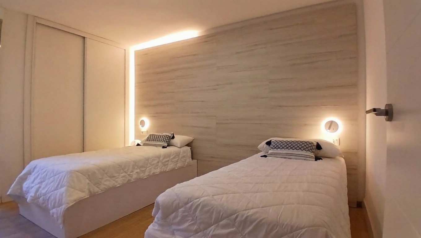 Wohnung zum Verkauf in direkter Strandlage in Salou — Schlafzimmer
