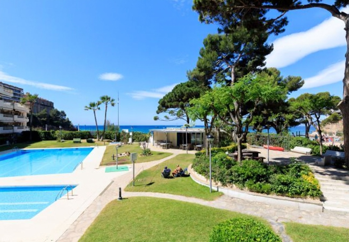Квартира на продажу на первой линии пляжа в Salou