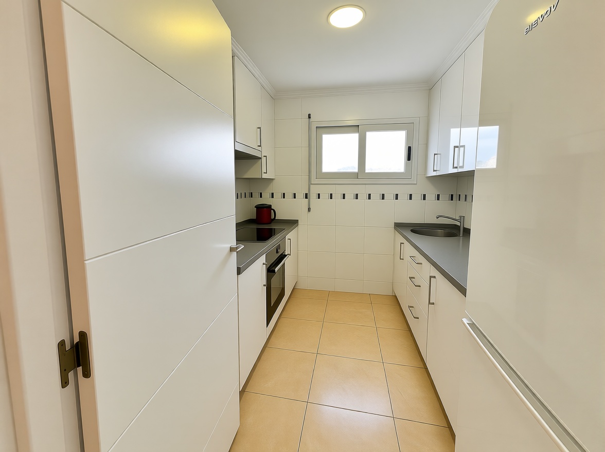 Wohnung zum Verkauf in direkter Strandlage in Salou — Küche