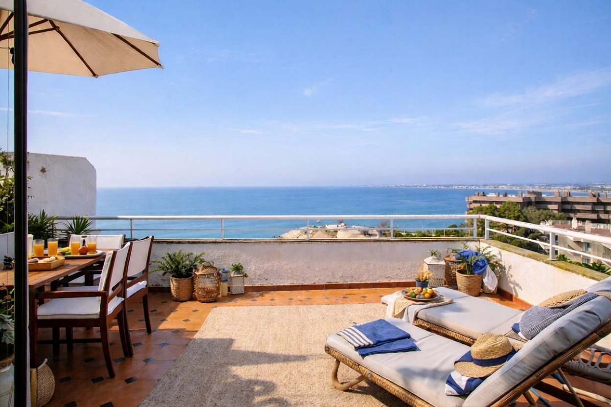 Мансарда на продажу на первой линии моря в Salou