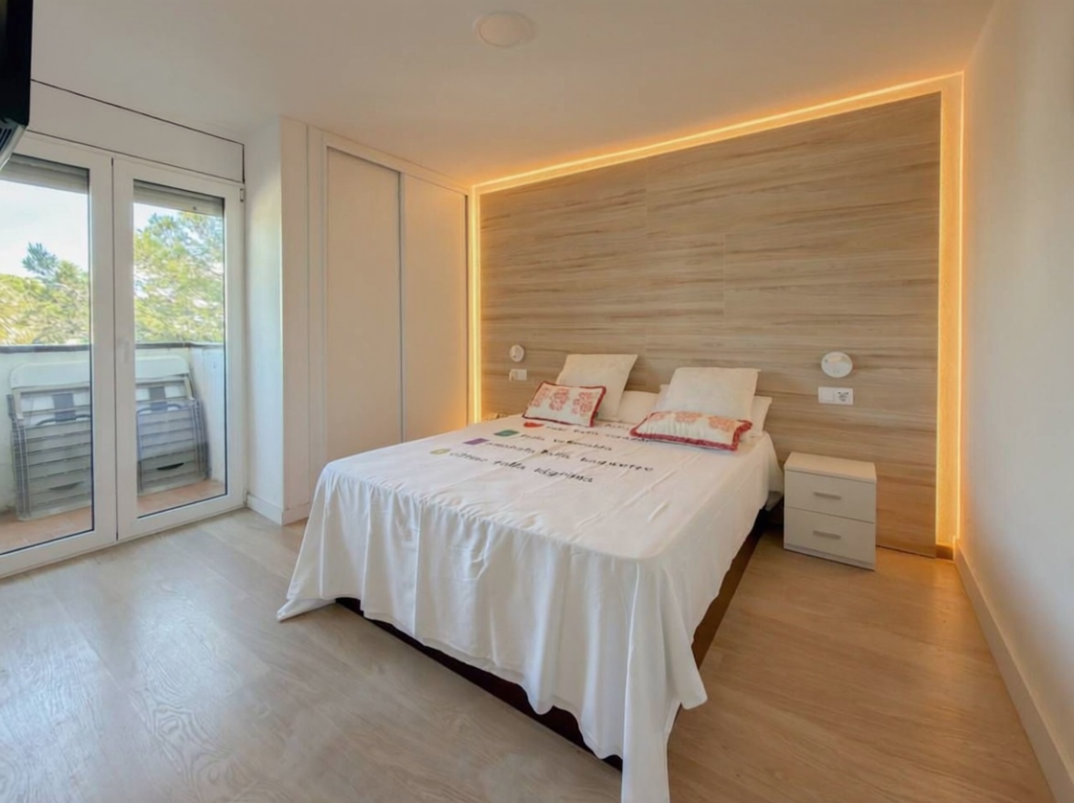Apartamento em primeira linha de praia em Salou — Quarto
