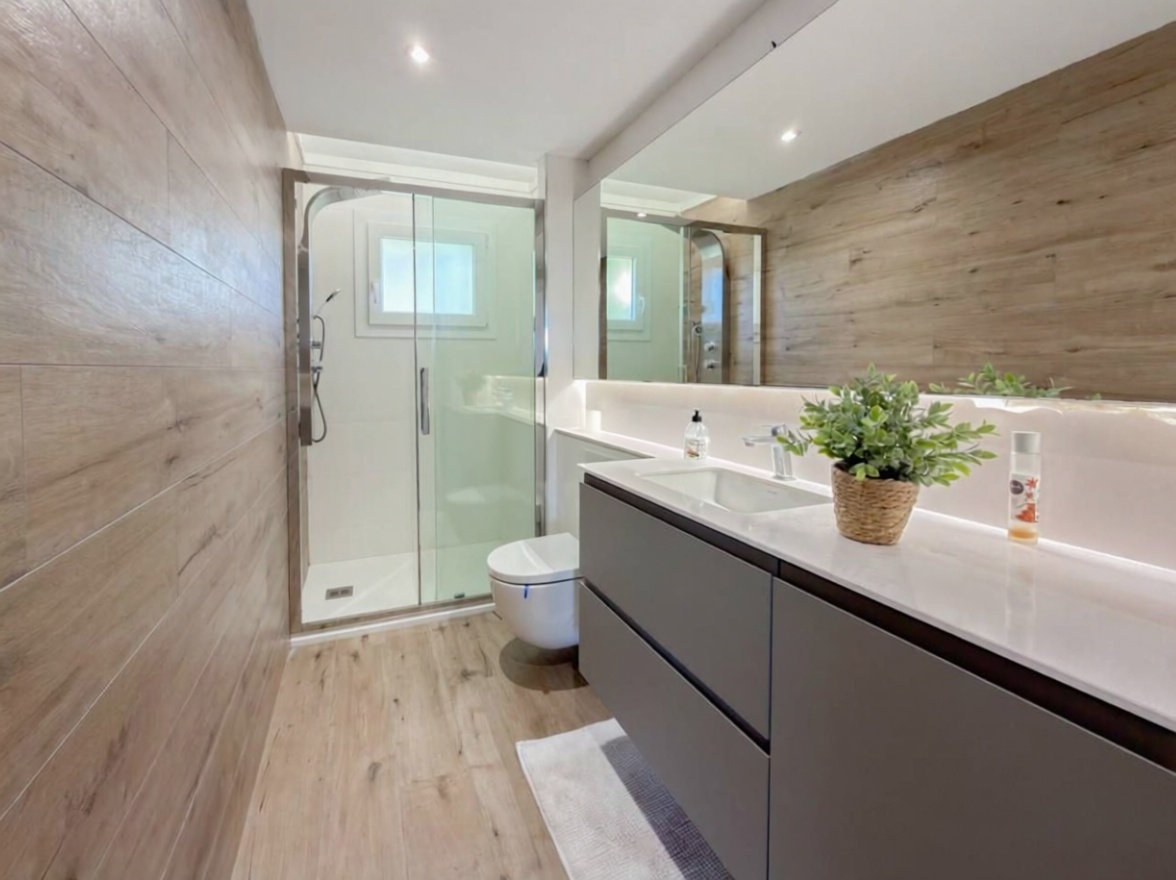 Apartamento em primeira linha de praia em Salou — Casa banho