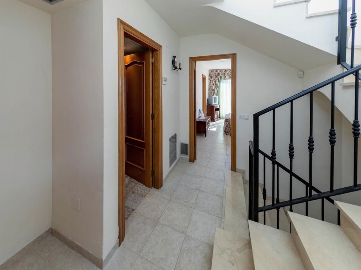 Chalet en venta con acceso directo a la playa en Salou — Dormitorio
