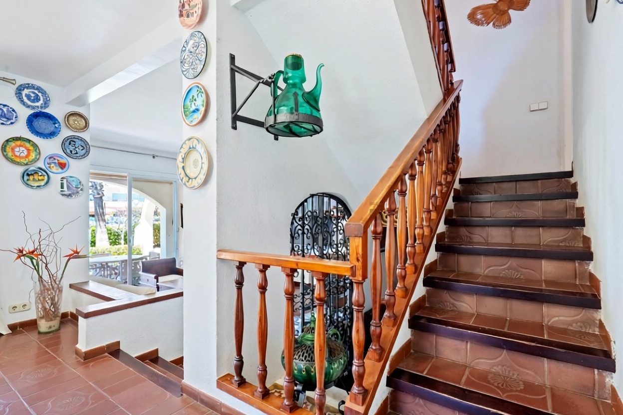 Chalet en venta con acceso directo a la playa en Salou — Salón