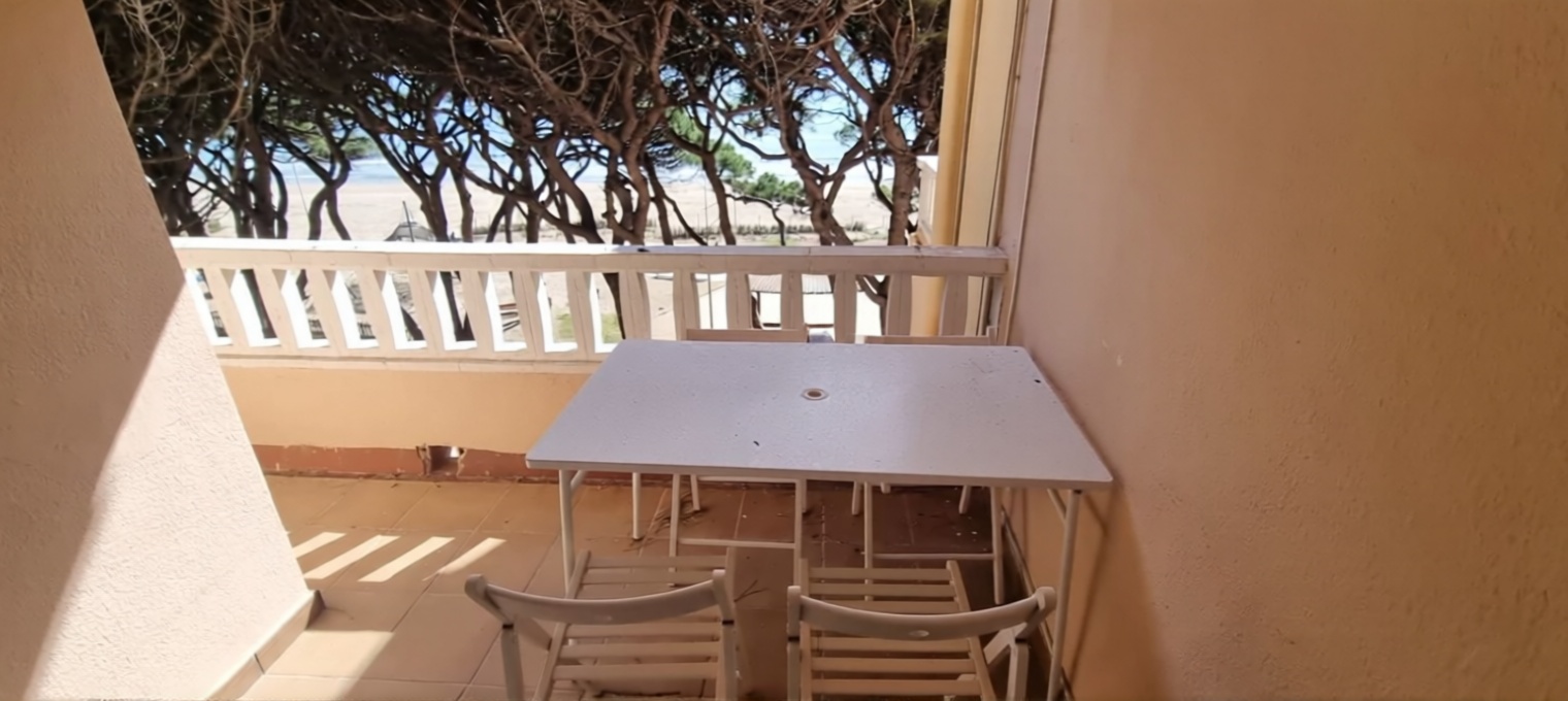 Piso en venta en primera línea de playa en La Pineda — Terraza mar