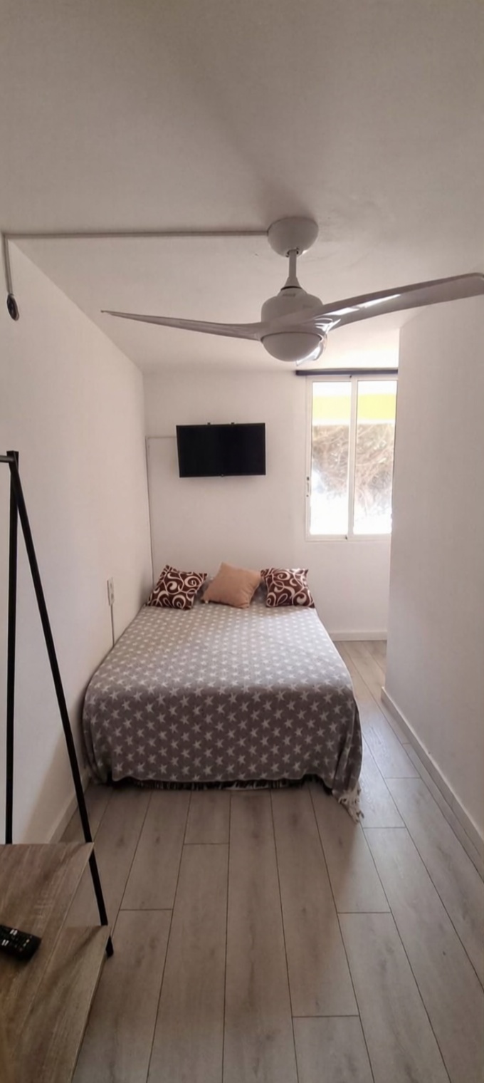 Piso en venta en primera línea de playa en La Pineda — Dormitorio
