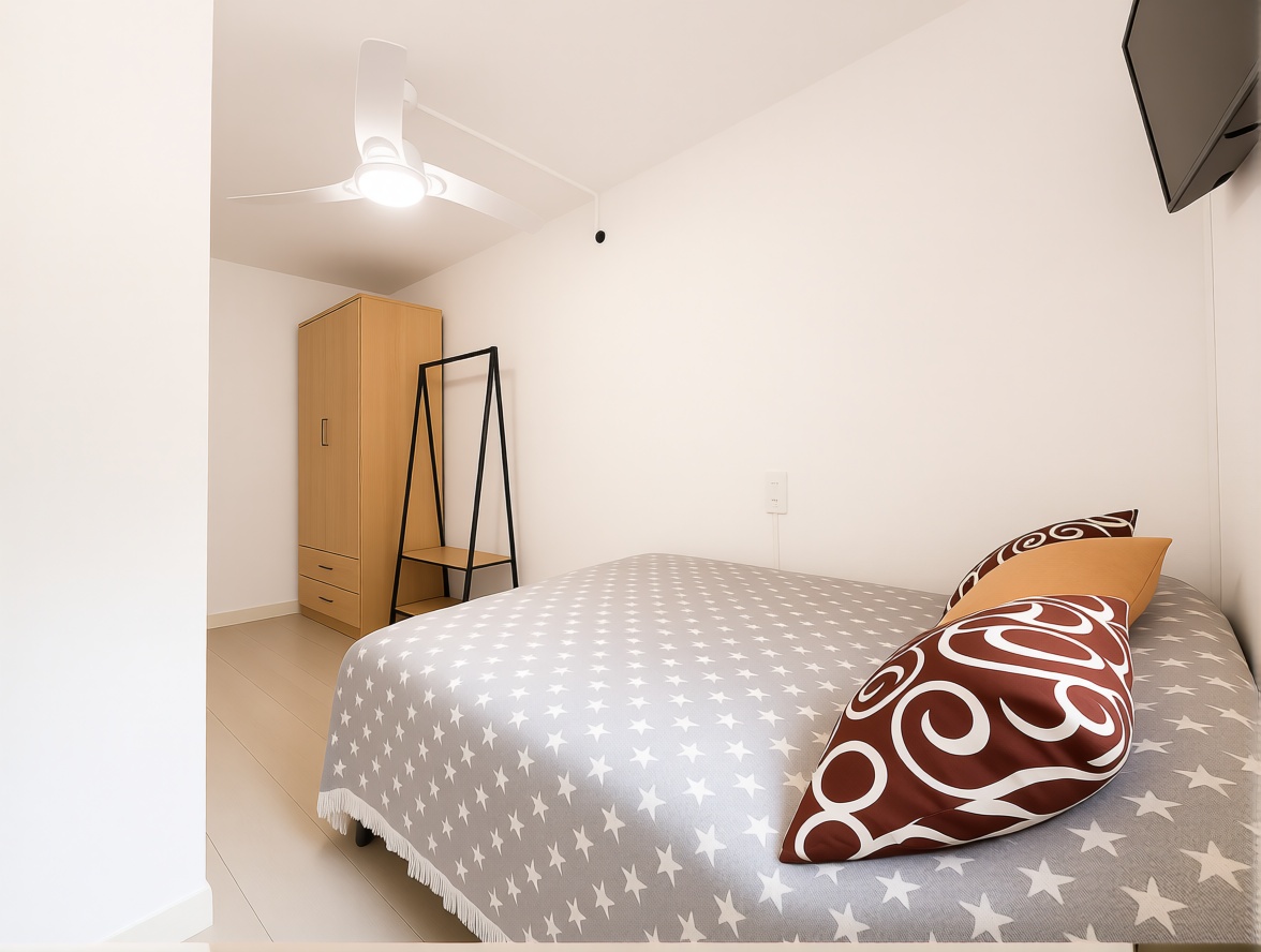 Piso en venta en primera línea de playa en La Pineda — Dormitorio