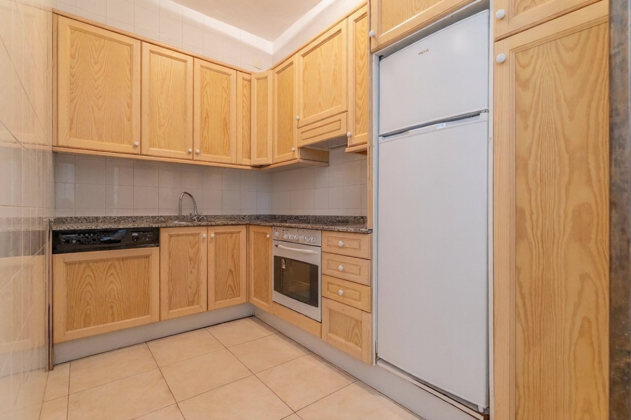 Chalet en venta con acceso directo a la playa en Miami Playa Mont-Roig del Camp — Dormitorio