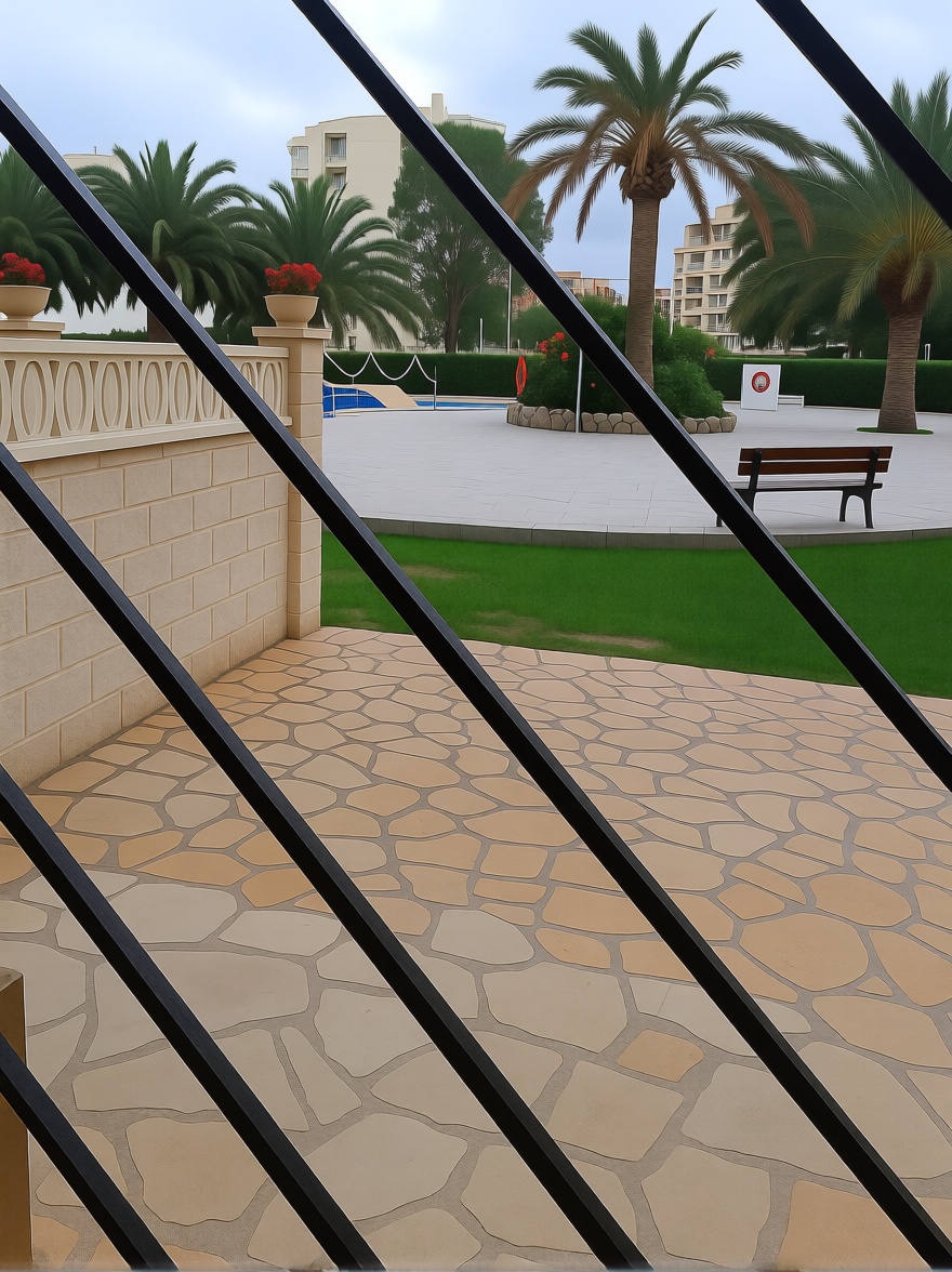 Piso en venta en primera línea de playa en Miami Playa Mont-Roig del Camp — Terraza