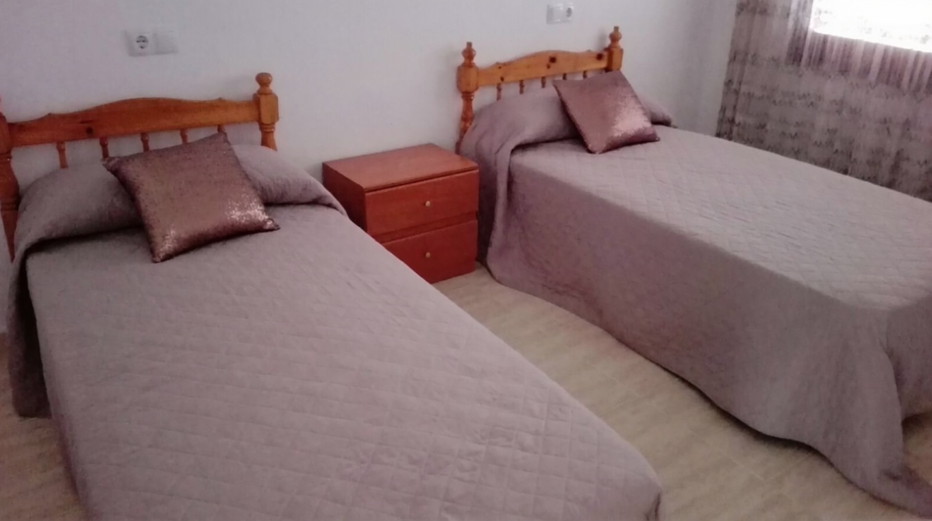Piso en venta en primera línea de playa en Miami Playa Mont-Roig del Camp — Dormitorio
