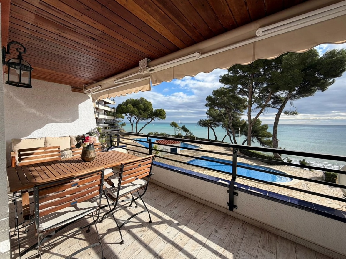 Flat for sale frontline beach in Mont-roig del Camp Miami Playa