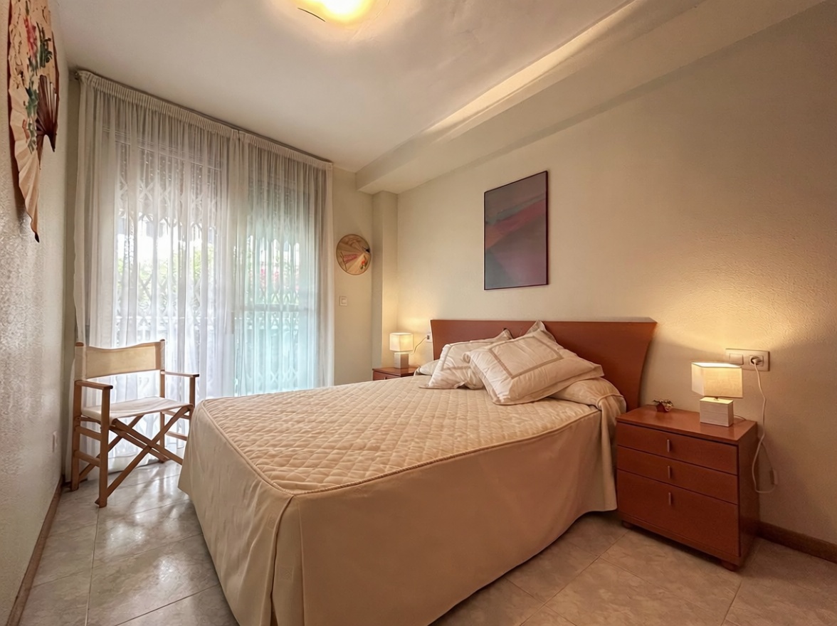 Flat for sale frontline beach in Mont-roig del Camp Miami Playa — Bedroom