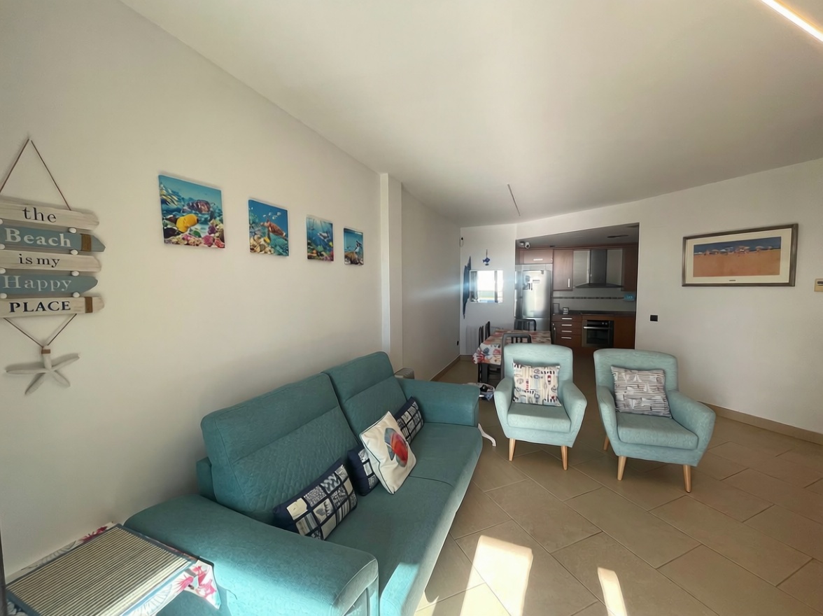 Apartamento à venda pé na areia em Mont-roig del Camp — Sala