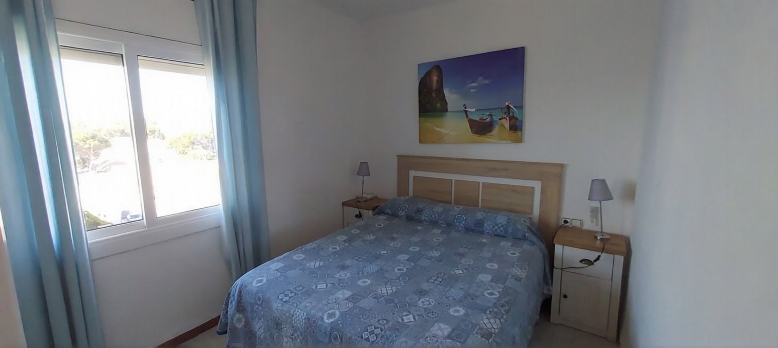 Мансарда на продажу на первой линии моря в Mont-roig del Camp — Спальня