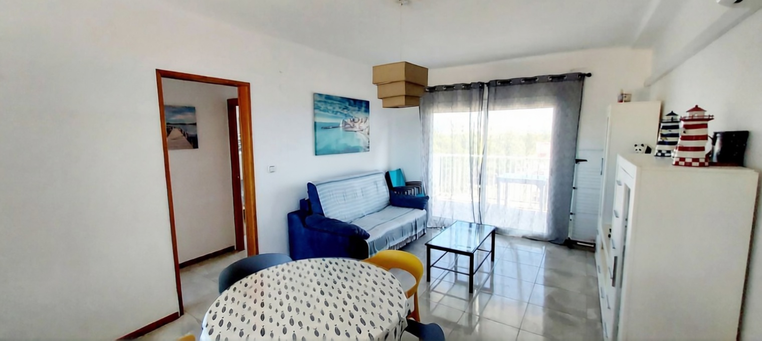 Мансарда на продажу на первой линии моря в Mont-roig del Camp — Гостиная