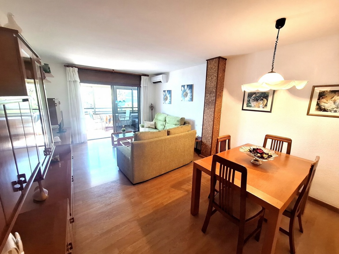 Ático à venda em primeira linha de mar em Hospitalet de l'Infant — Sala