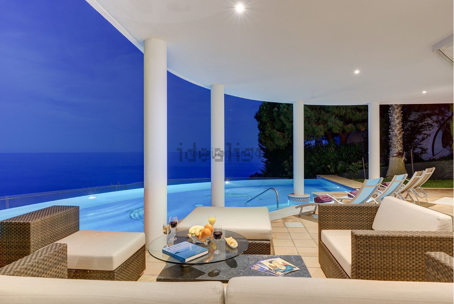 Chalet con acceso directo a playa en Lloret de Mar — Terraza mar