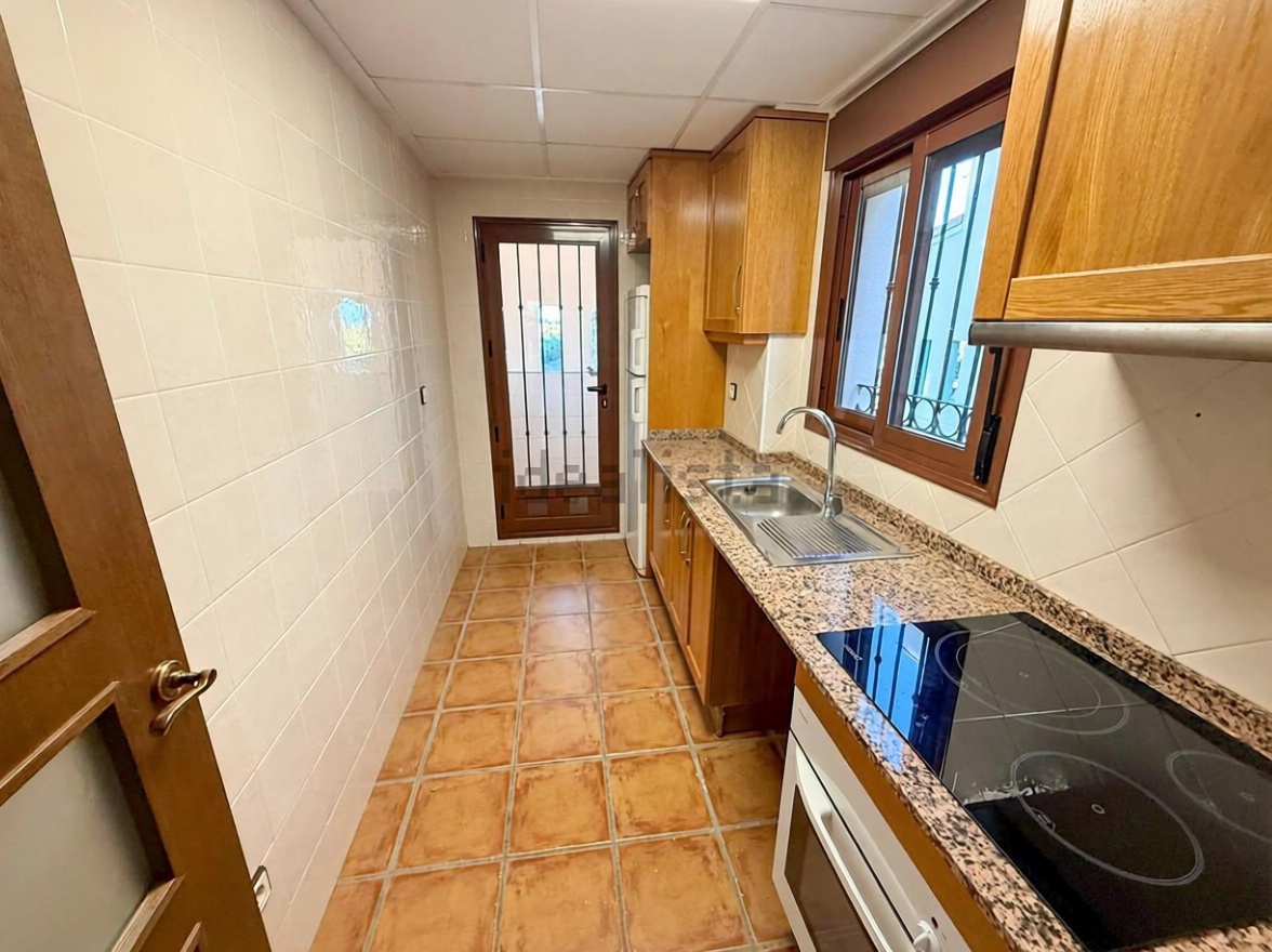 Chalet zum Verkauf mit direktem Strandzugang in Alicante — Küche