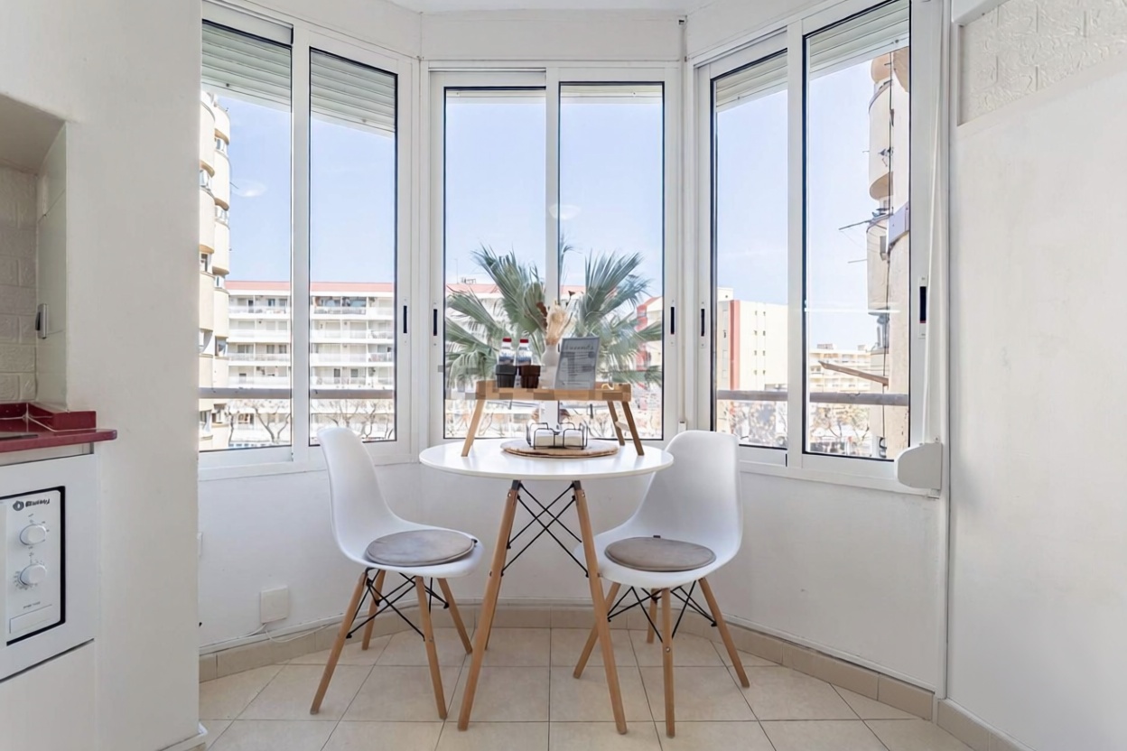 Apartamento à venda pé na areia em Vila-seca — Sala jantar