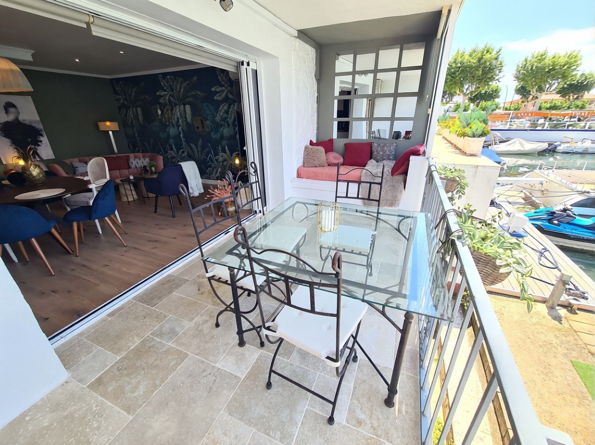 Appartement à vendre pieds dans l'eau à Empuriabrava — Terrasse mer