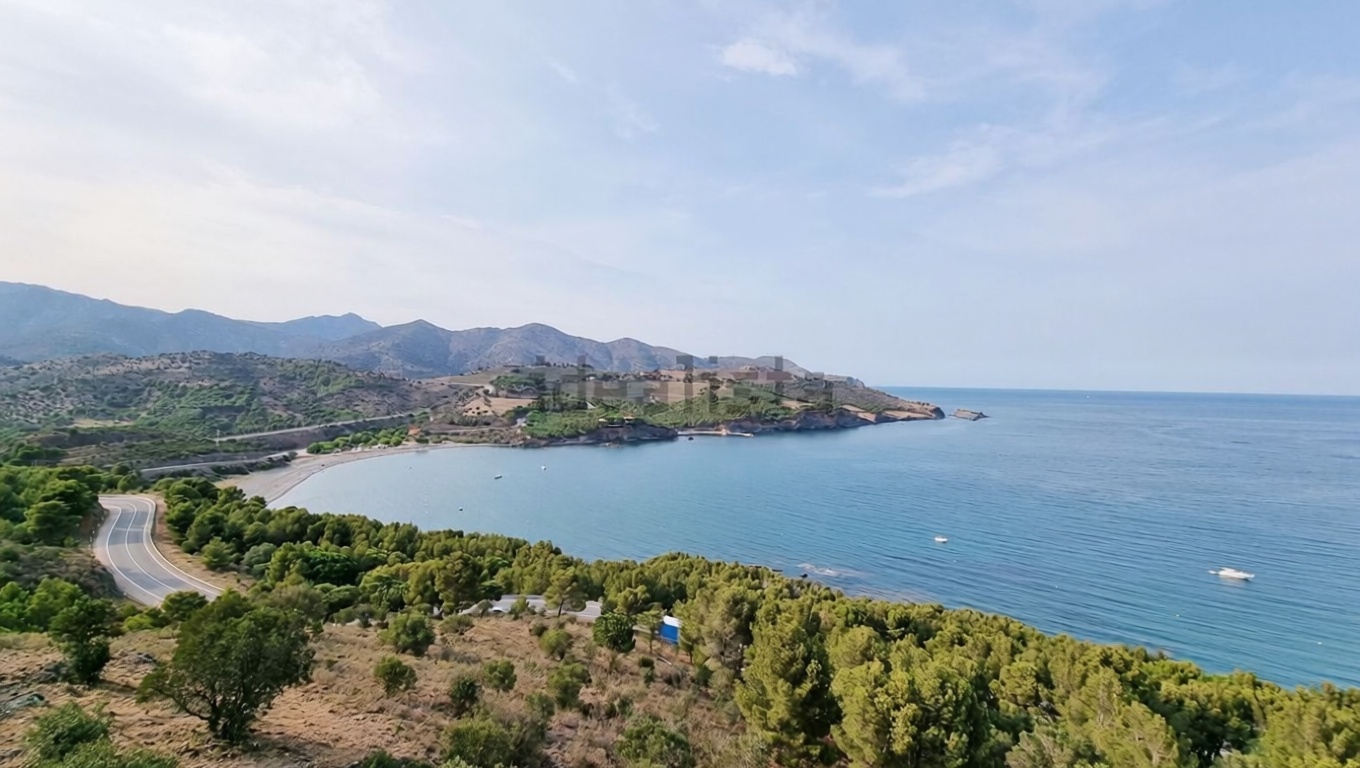 Chalet en venta con acceso directo a la playa en Llançà — Salón