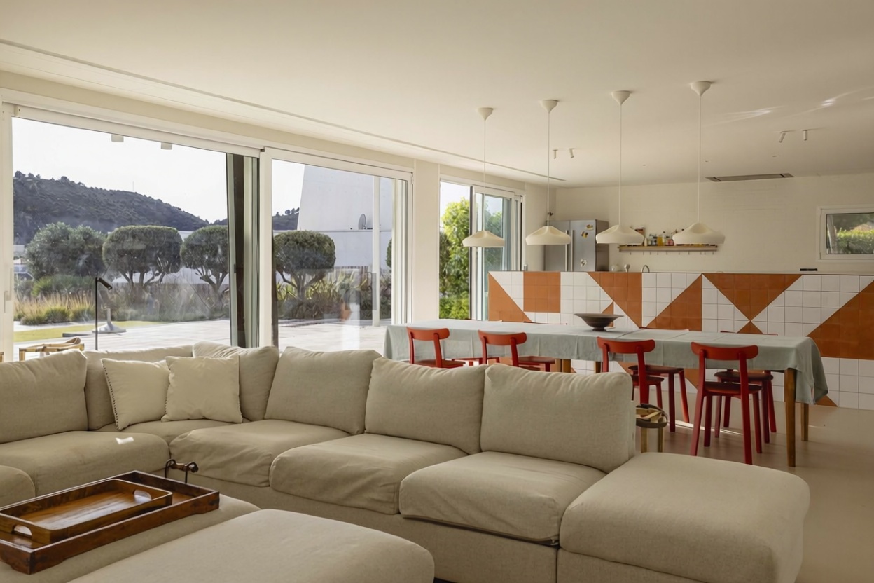 Chalet zum Verkauf mit direktem Strandzugang in Colera — Wohnzimmer