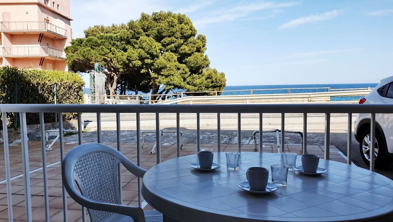Appartement à vendre pieds dans l'eau à Llançà — Chambre