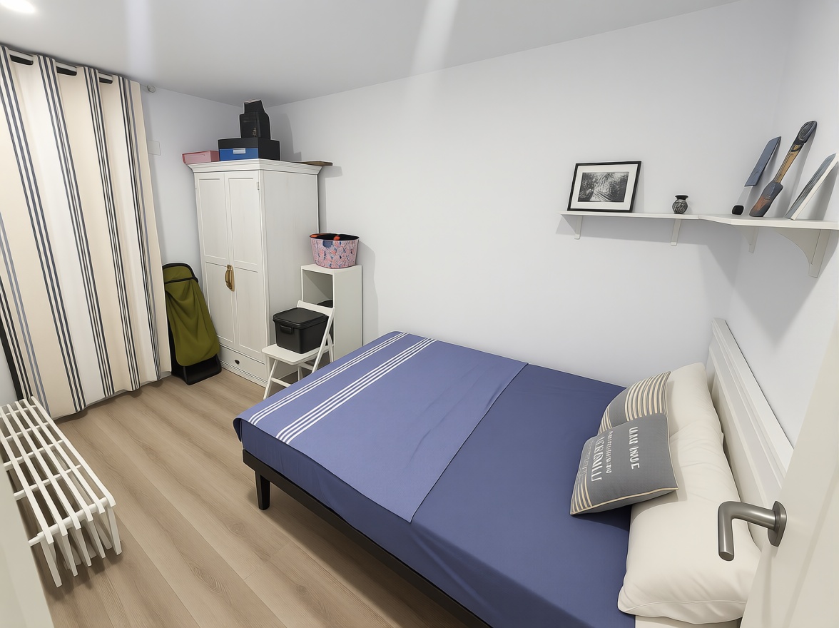 Flat for sale frontline beach in Llançà — Bedroom