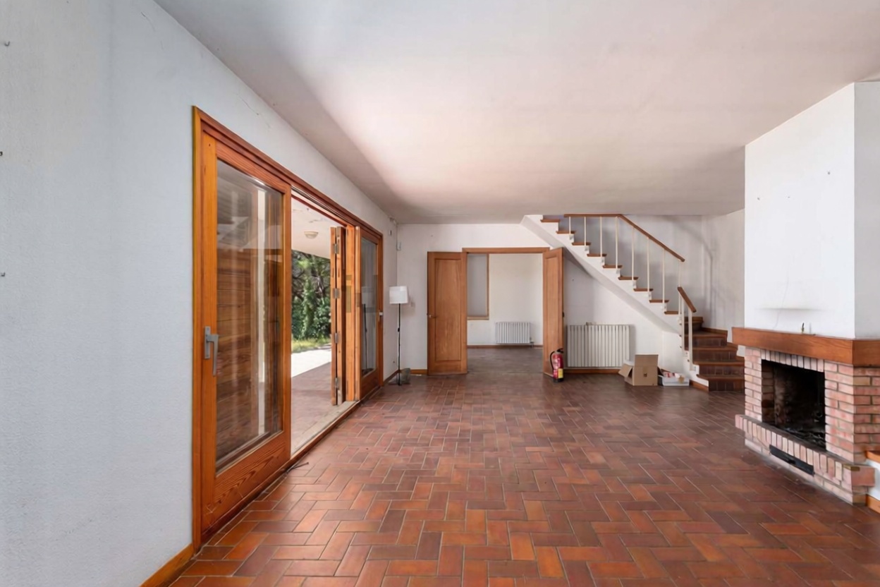 Chalet en venta con acceso directo a la playa en Alt Empordà, Girona — Interior