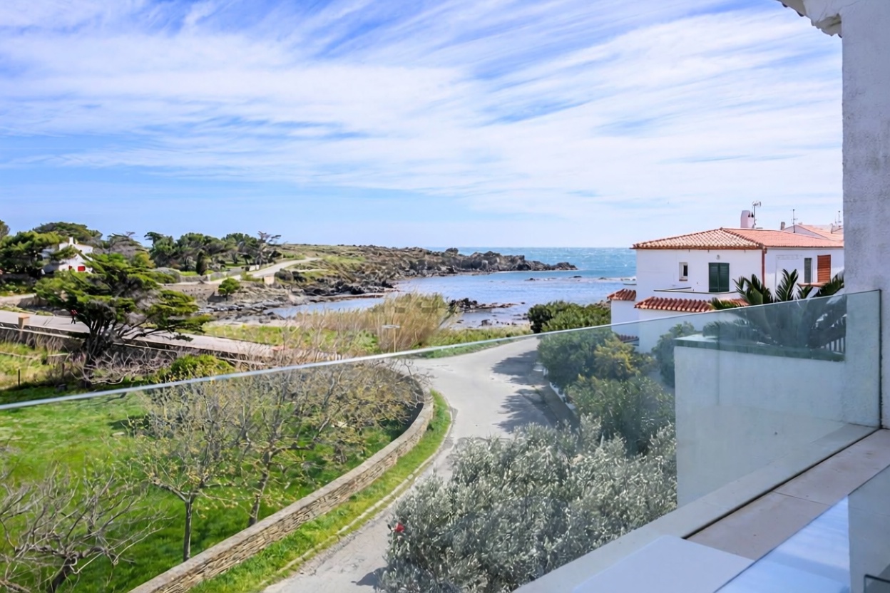 Chalet en venta con acceso directo a la playa en Cadaqués