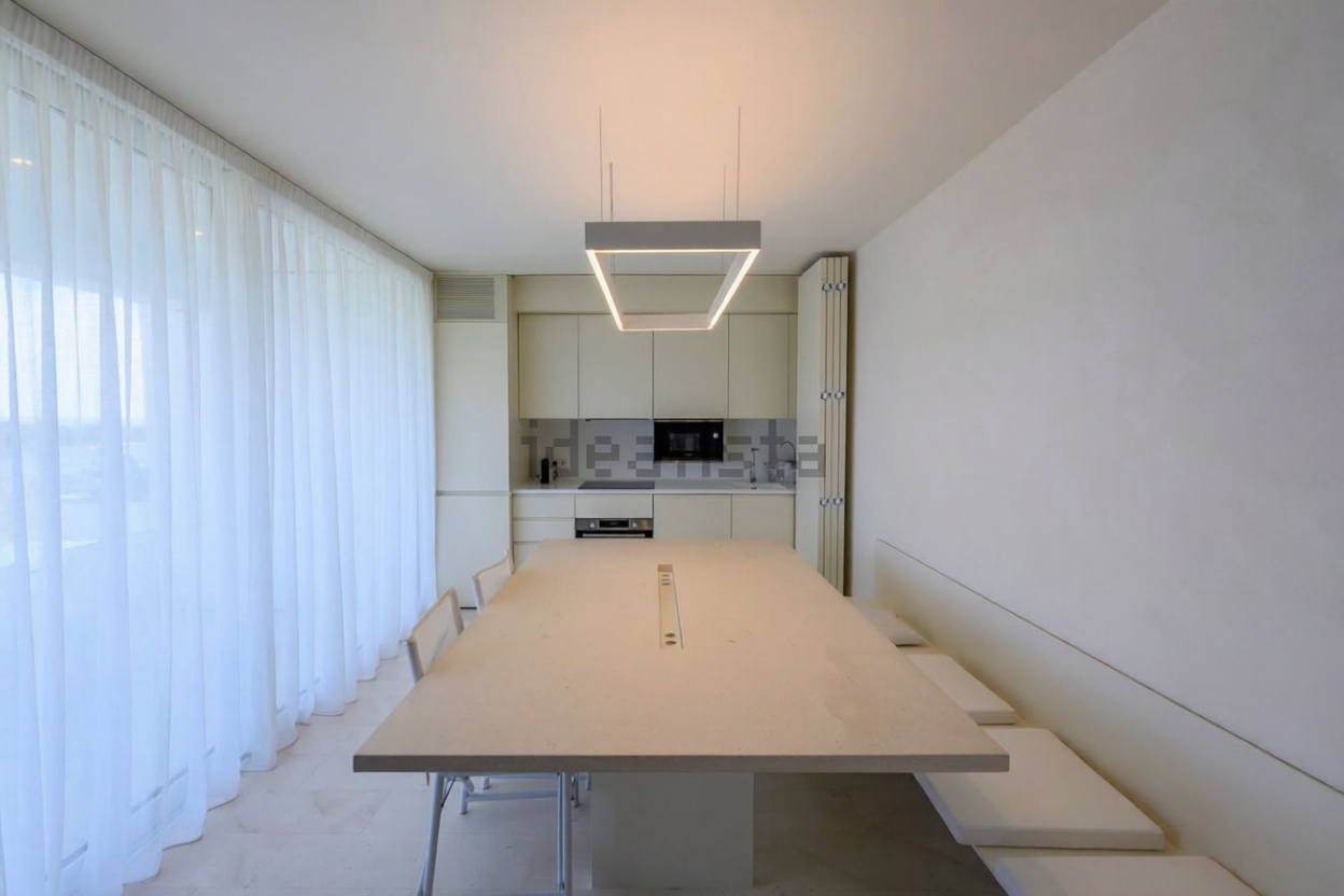 Chalet en venta con acceso directo a la playa en Cadaqués — Comedor