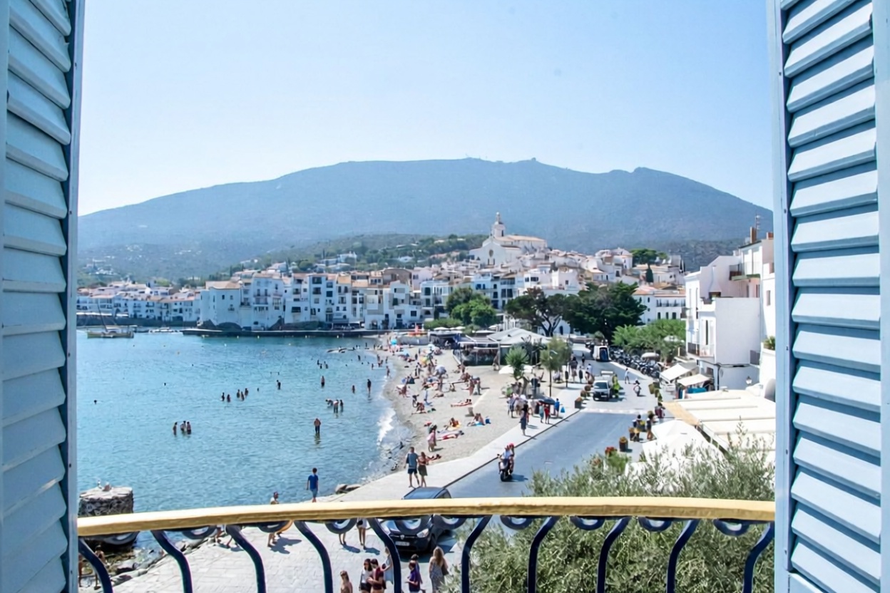 Шале на продажу с прямым выходом на пляж в Cadaqués